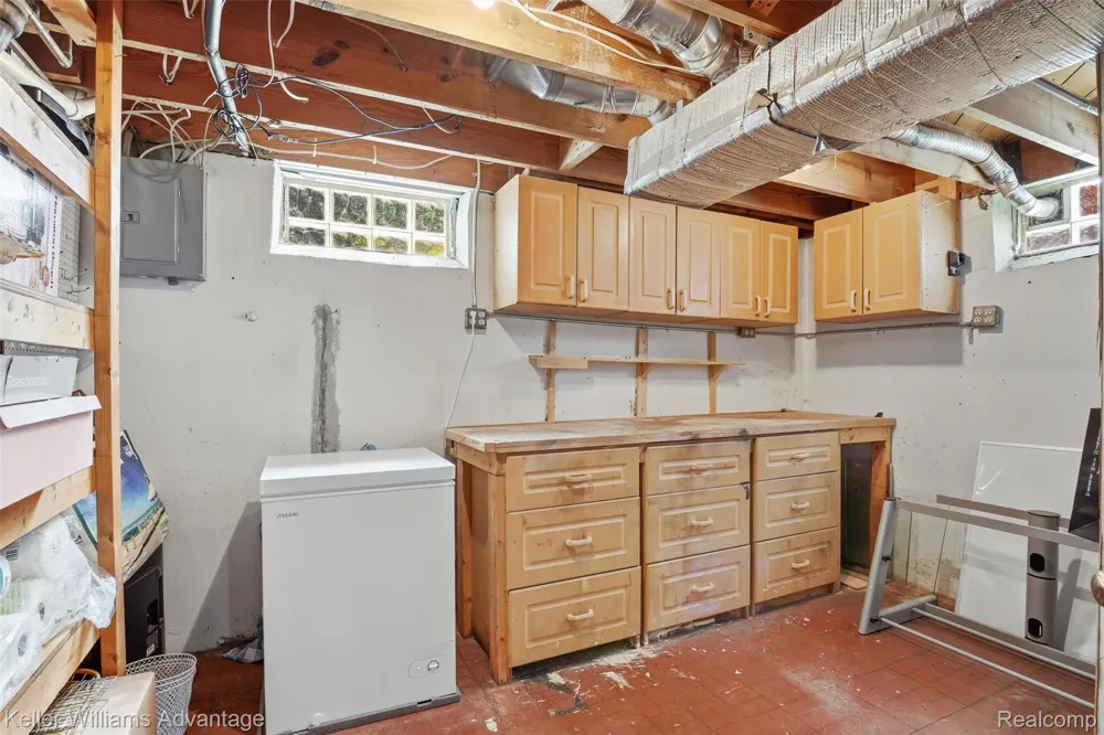 1649 Hollywood Street Dearborn City, MI 48124