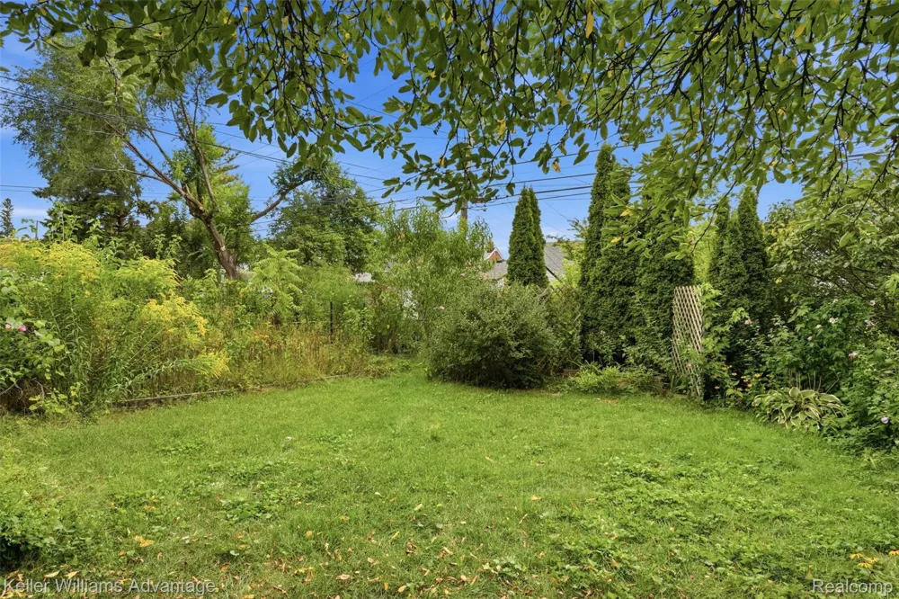 1649 Hollywood Street Dearborn City, MI 48124