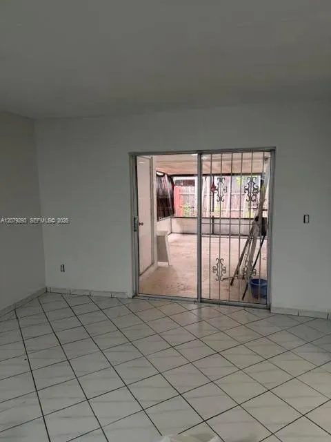 5924 W 21st Ct Hialeah, FL 33016