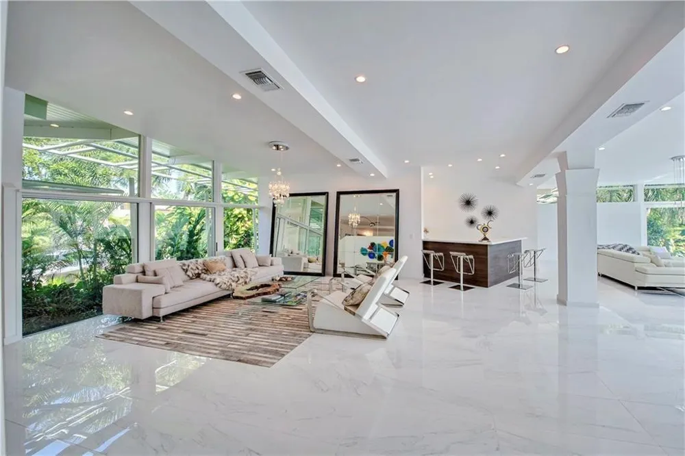 28 PELICAN DRIVE Fort Lauderdale, FL 33301