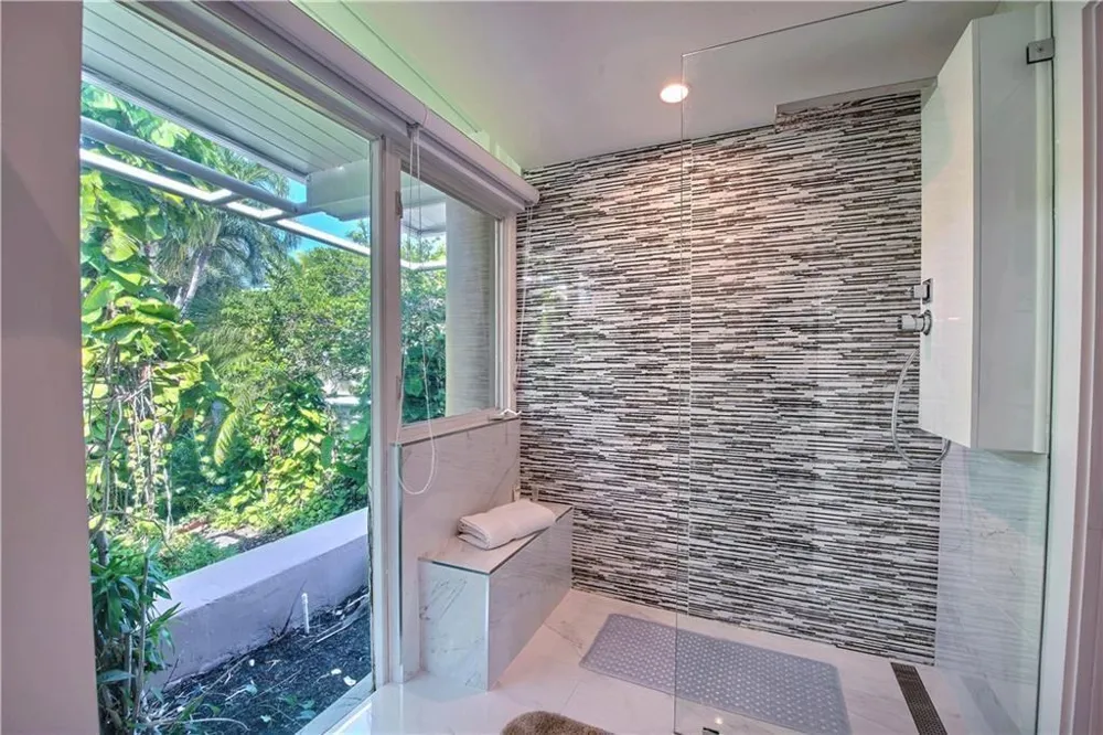 28 PELICAN DRIVE Fort Lauderdale, FL 33301