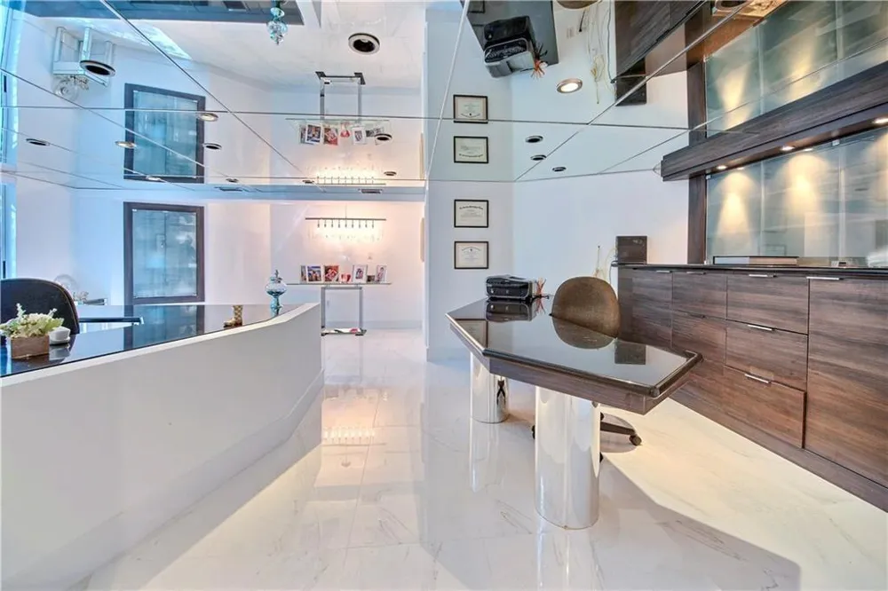 28 PELICAN DRIVE Fort Lauderdale, FL 33301