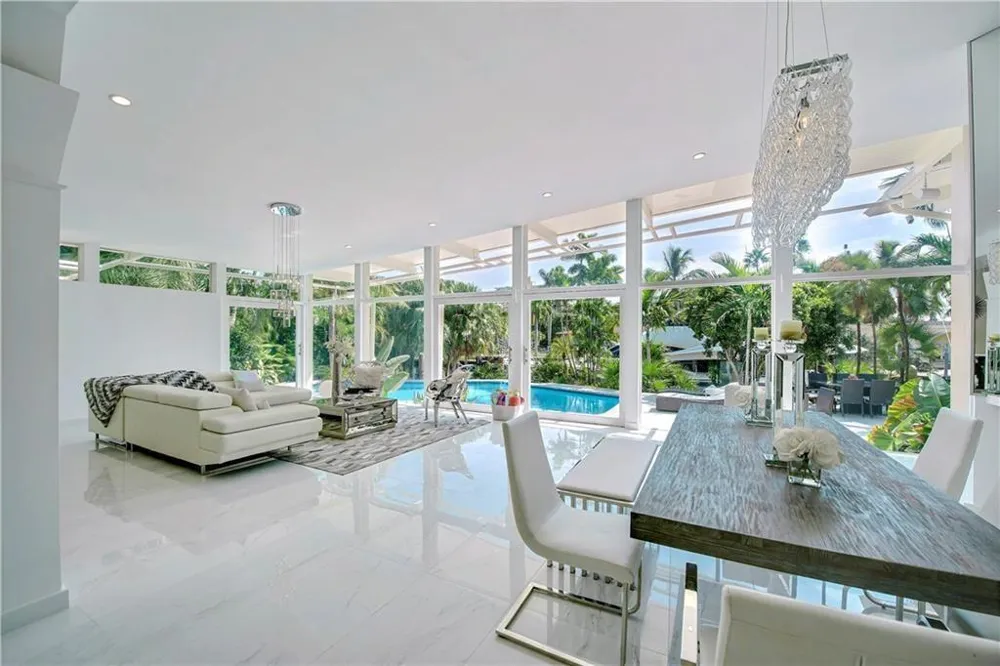 28 PELICAN DRIVE Fort Lauderdale, FL 33301