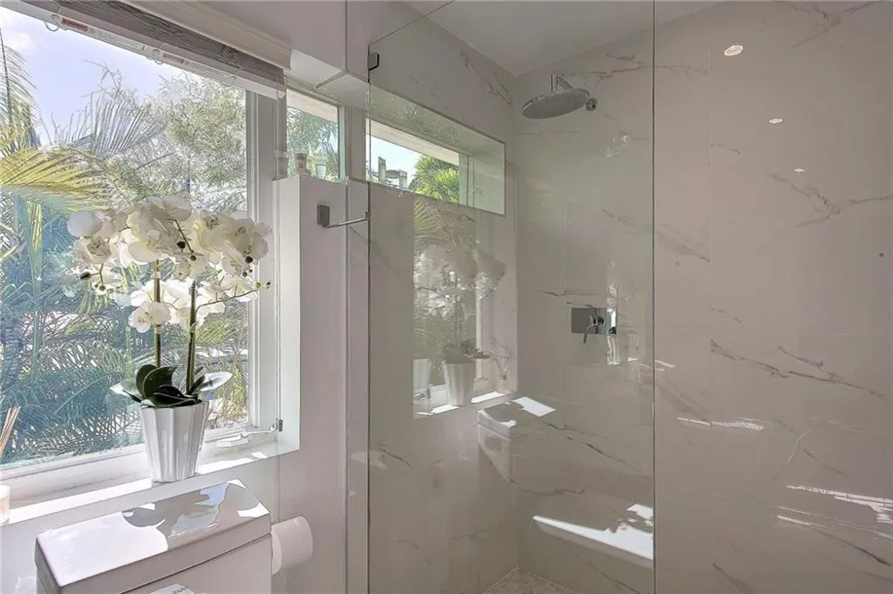 28 PELICAN DRIVE Fort Lauderdale, FL 33301