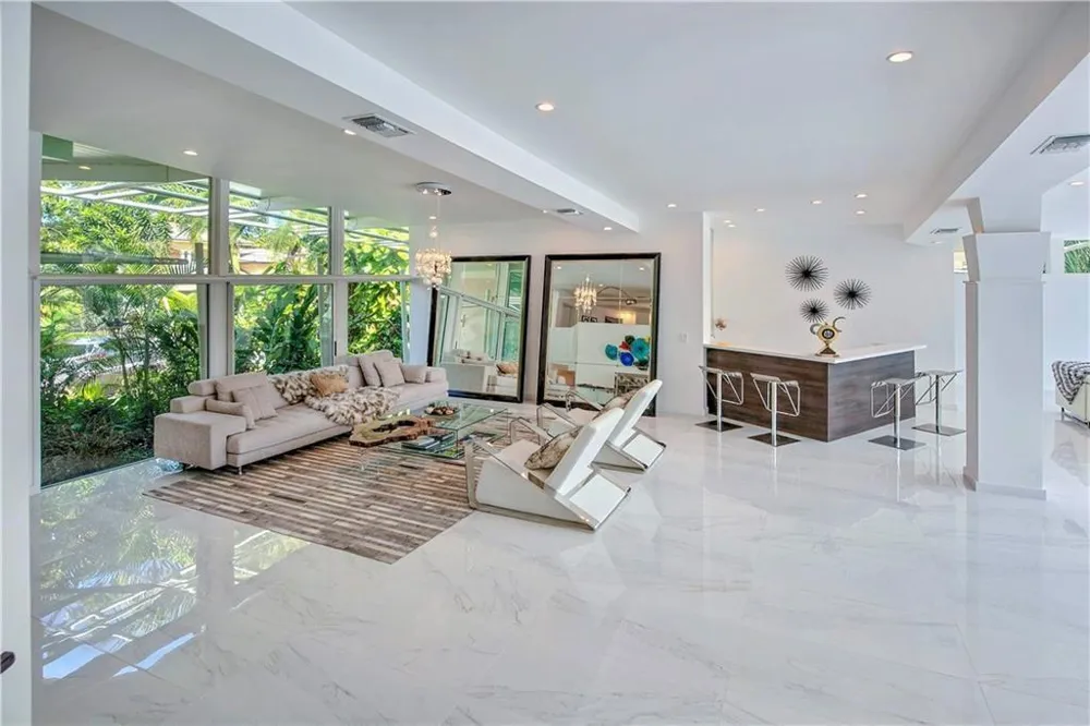 28 PELICAN DRIVE Fort Lauderdale, FL 33301