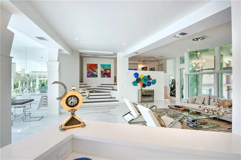 28 PELICAN DRIVE Fort Lauderdale, FL 33301