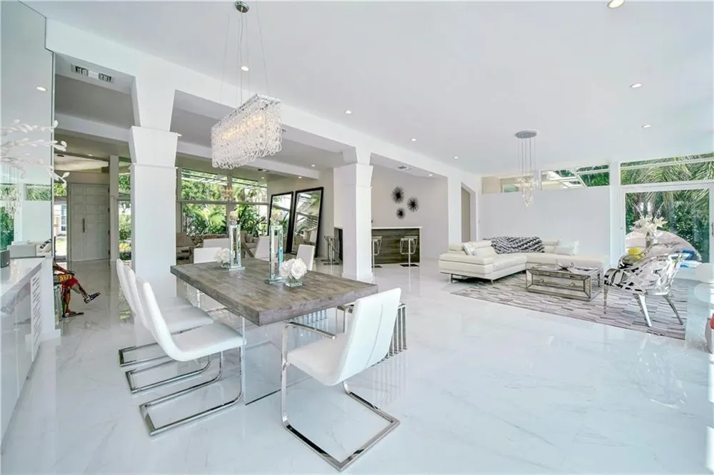 28 PELICAN DRIVE Fort Lauderdale, FL 33301