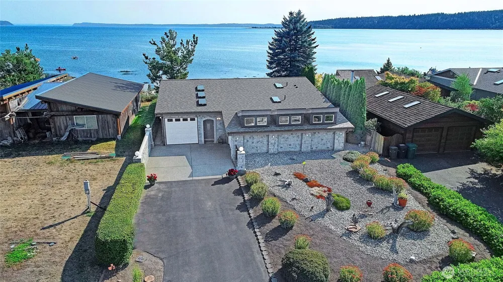 870 Livingston Bay Shore Drive Camano Island, WA 98282