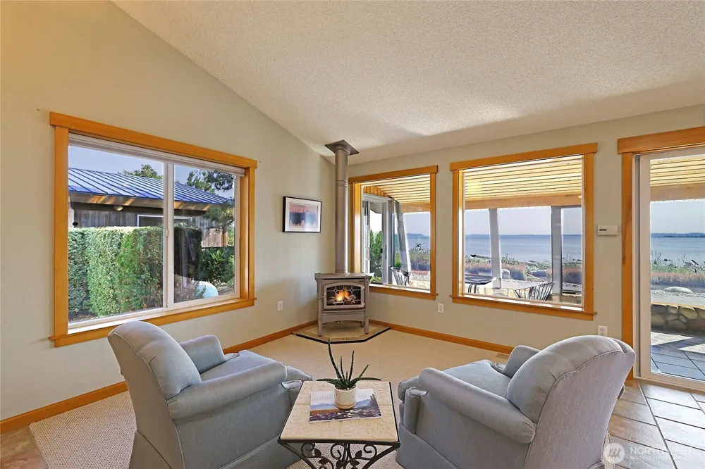870 Livingston Bay Shore Drive Camano Island, WA 98282