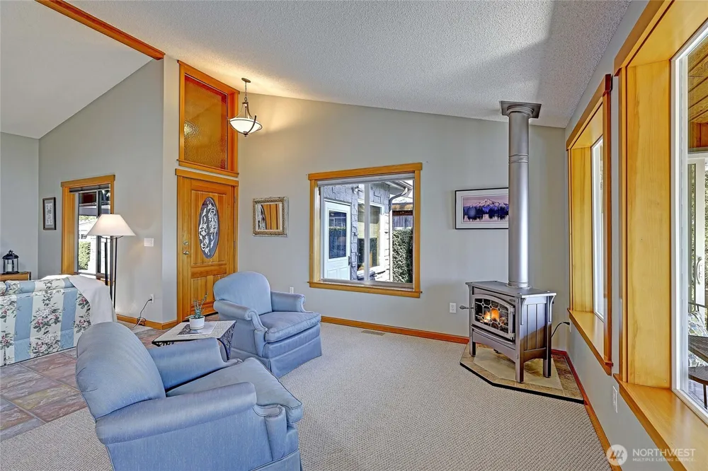870 Livingston Bay Shore Drive Camano Island, WA 98282