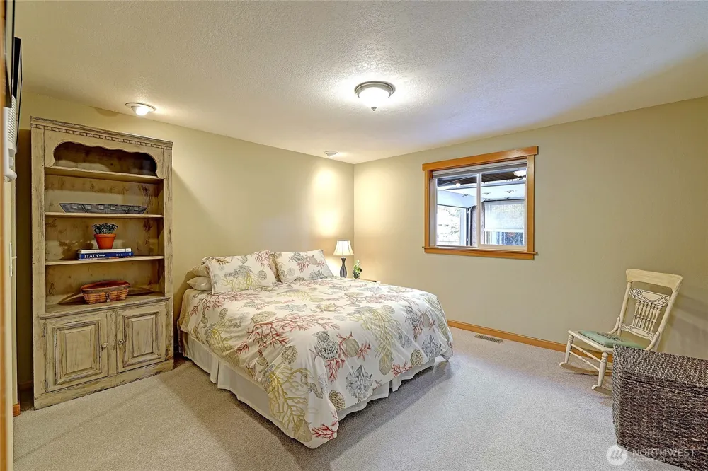870 Livingston Bay Shore Drive Camano Island, WA 98282