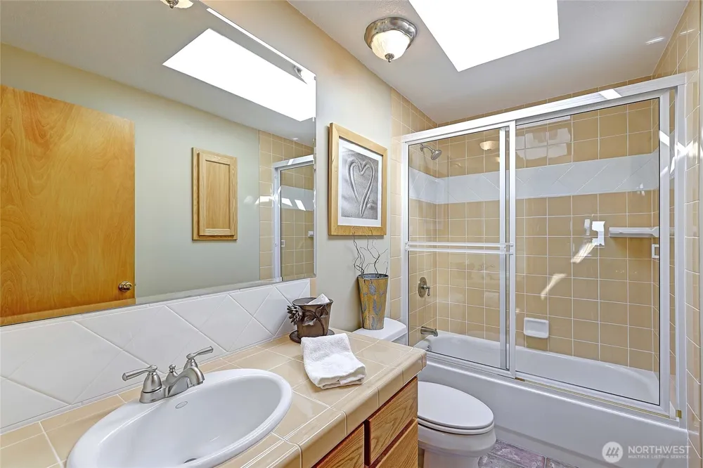 870 Livingston Bay Shore Drive Camano Island, WA 98282