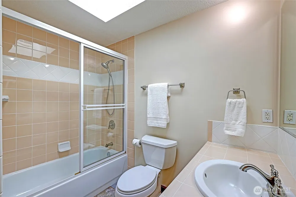 870 Livingston Bay Shore Drive Camano Island, WA 98282