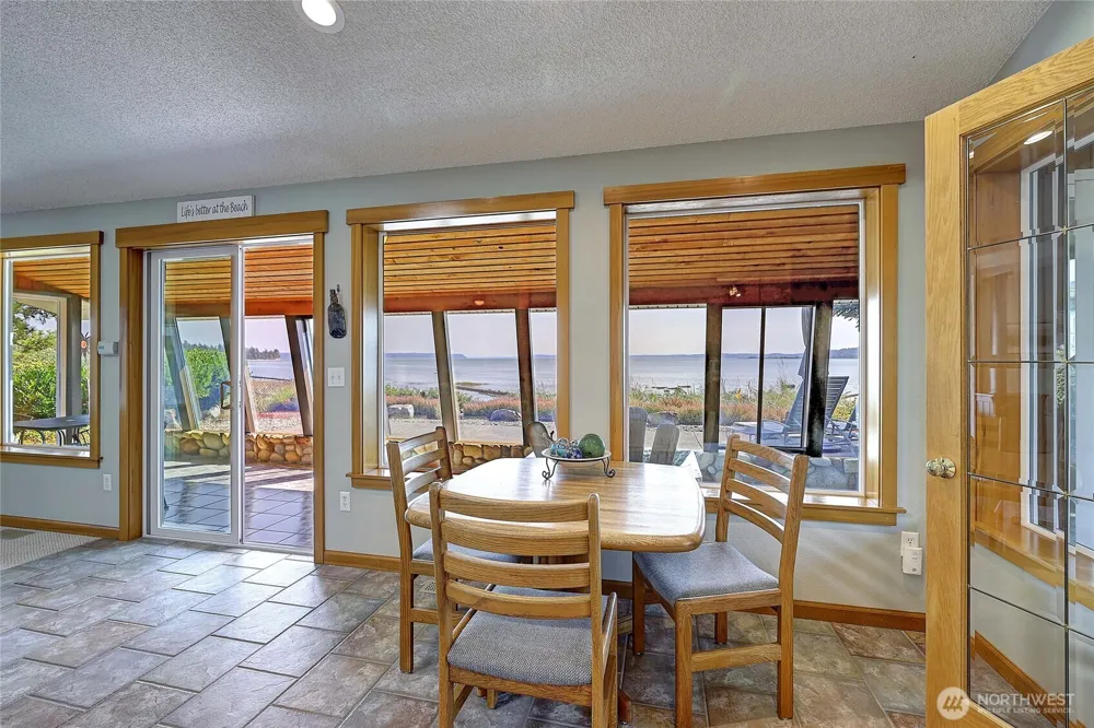870 Livingston Bay Shore Drive Camano Island, WA 98282