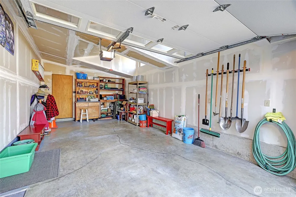 870 Livingston Bay Shore Drive Camano Island, WA 98282