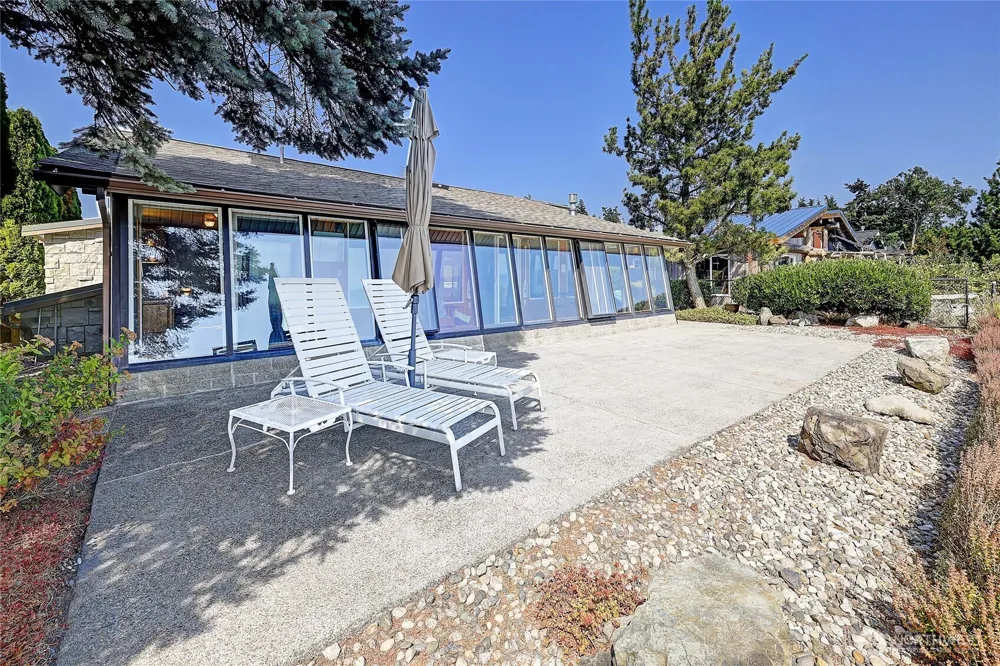 870 Livingston Bay Shore Drive Camano Island, WA 98282