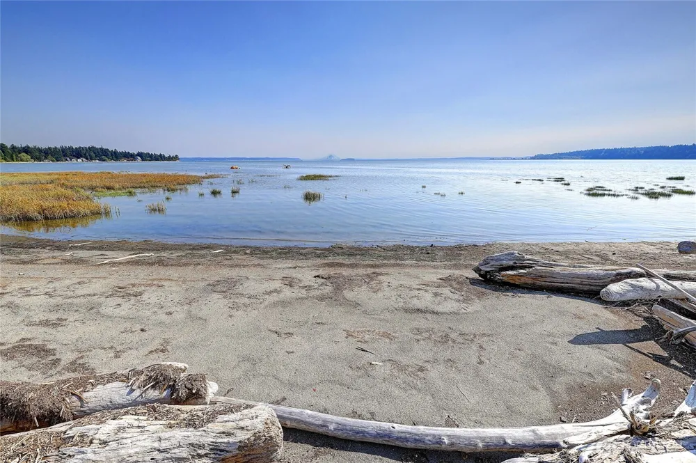 870 Livingston Bay Shore Drive Camano Island, WA 98282