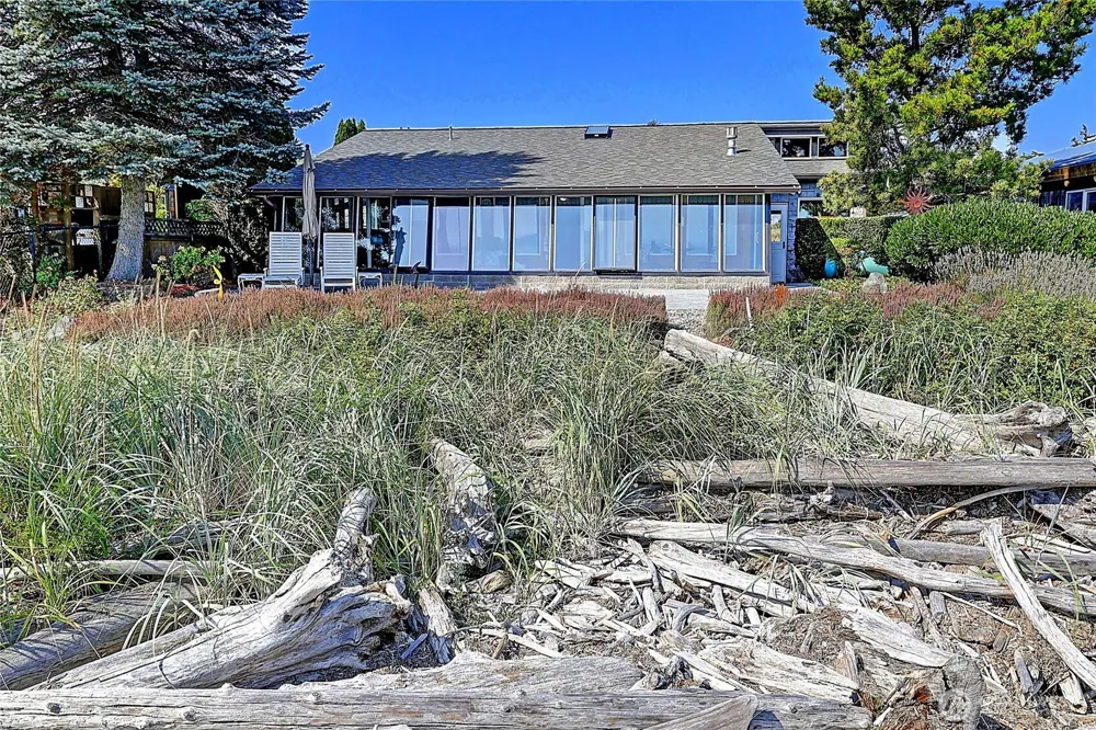 870 Livingston Bay Shore Drive Camano Island, WA 98282