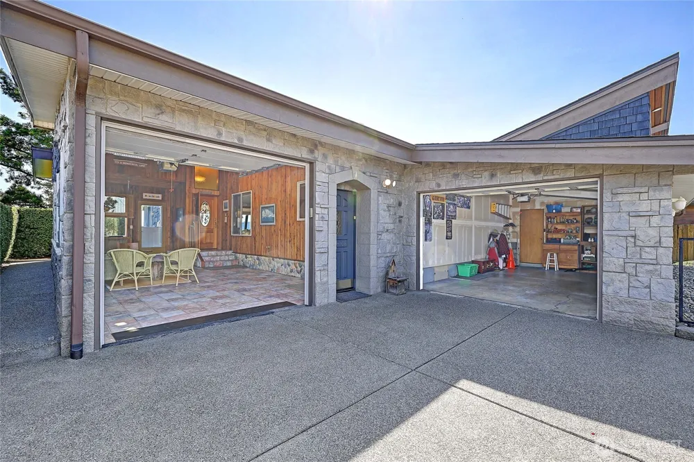 870 Livingston Bay Shore Drive Camano Island, WA 98282