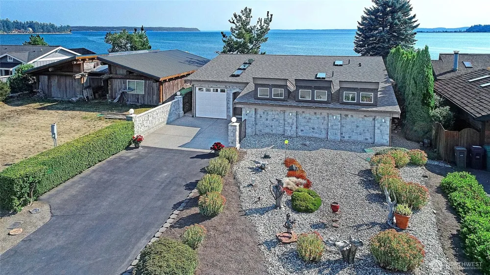 870 Livingston Bay Shore Drive Camano Island, WA 98282