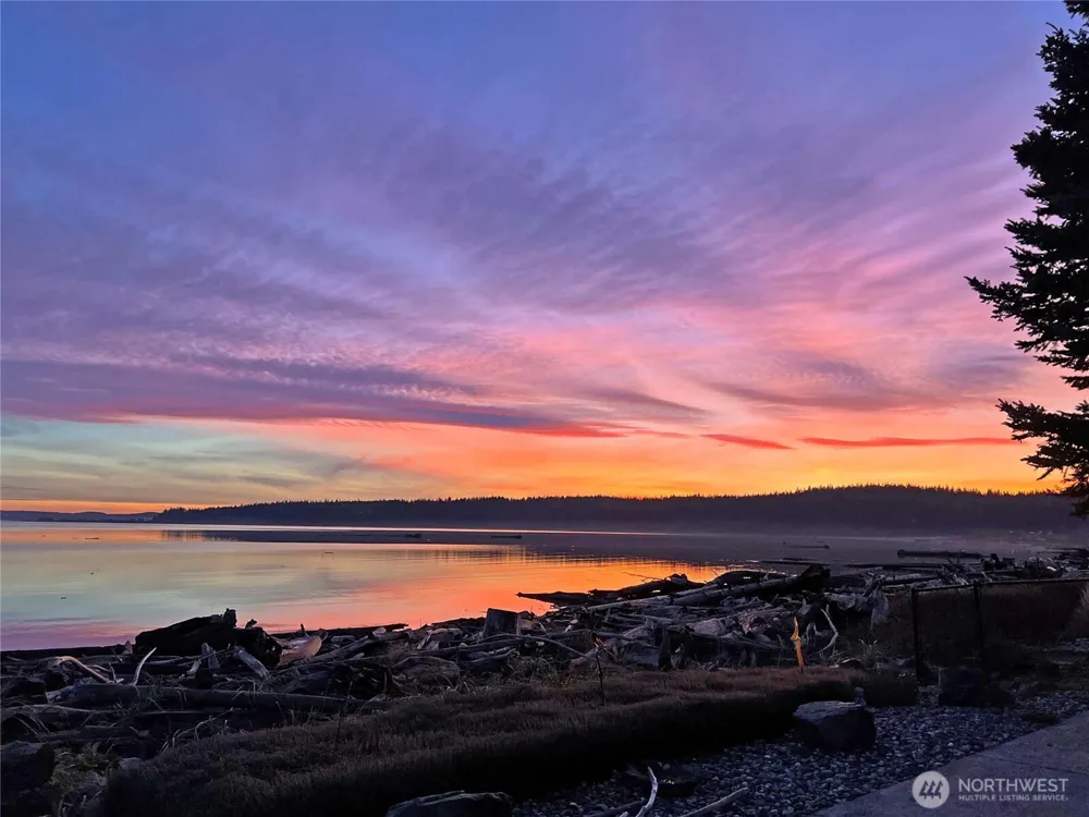 870 Livingston Bay Shore Drive Camano Island, WA 98282
