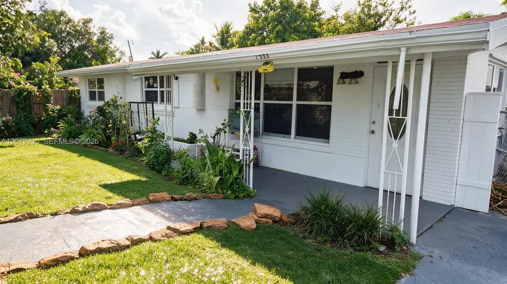 2506 Acapulco Dr Miramar, FL 33023