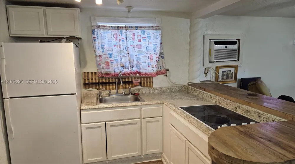 2506 Acapulco Dr Miramar, FL 33023