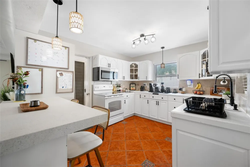 6219 HAMPTON DRIVE St Petersburg, FL 33710