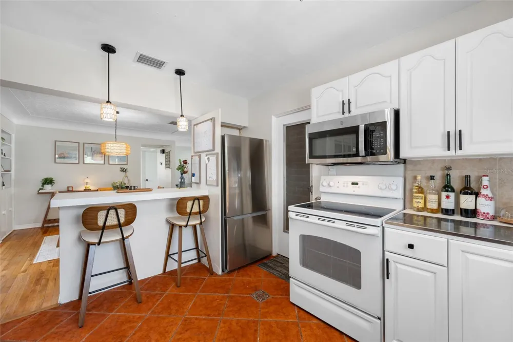 6219 HAMPTON DRIVE St Petersburg, FL 33710