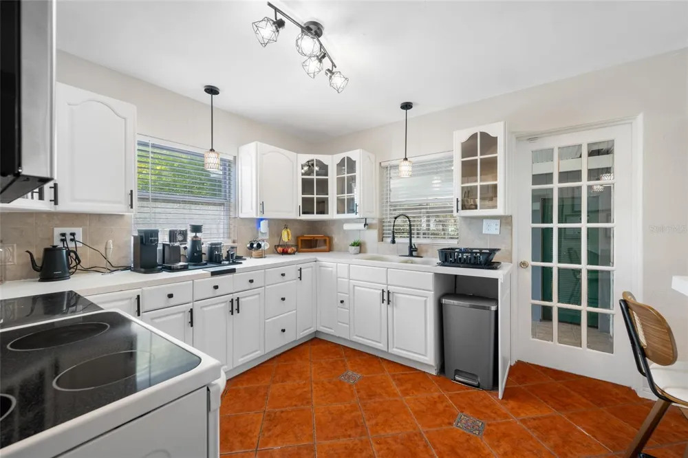 6219 HAMPTON DRIVE St Petersburg, FL 33710
