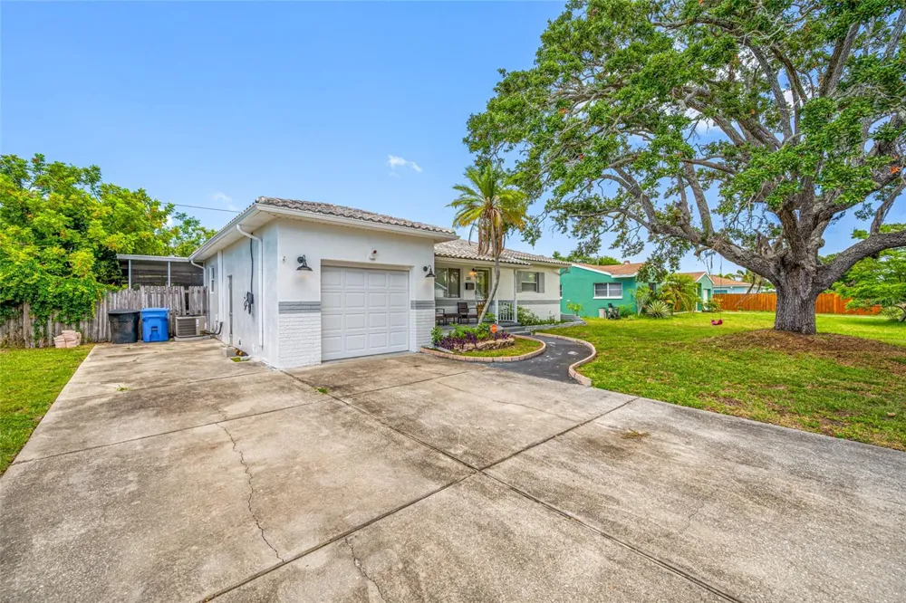 6219 HAMPTON DRIVE St Petersburg, FL 33710