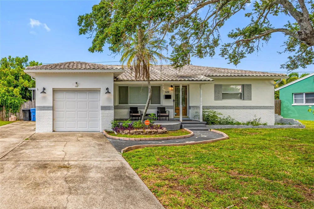 6219 HAMPTON DRIVE St Petersburg, FL 33710