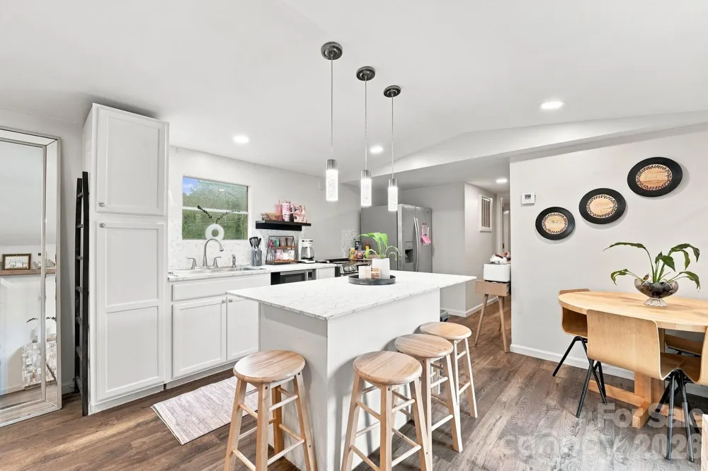 1433 Oakbrook Lane Denver, NC 28037