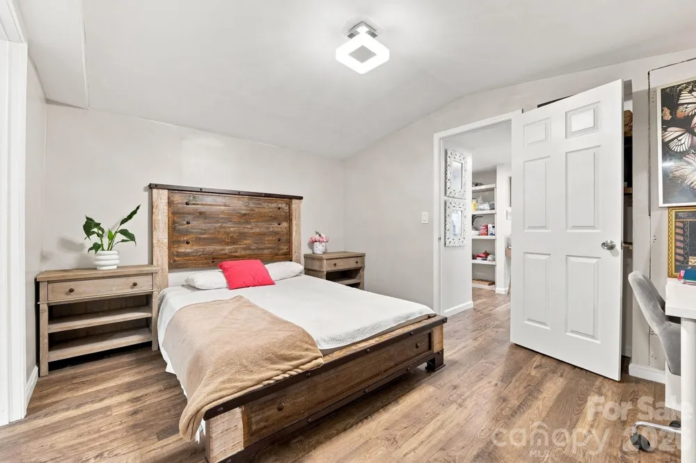 1433 Oakbrook Lane Denver, NC 28037