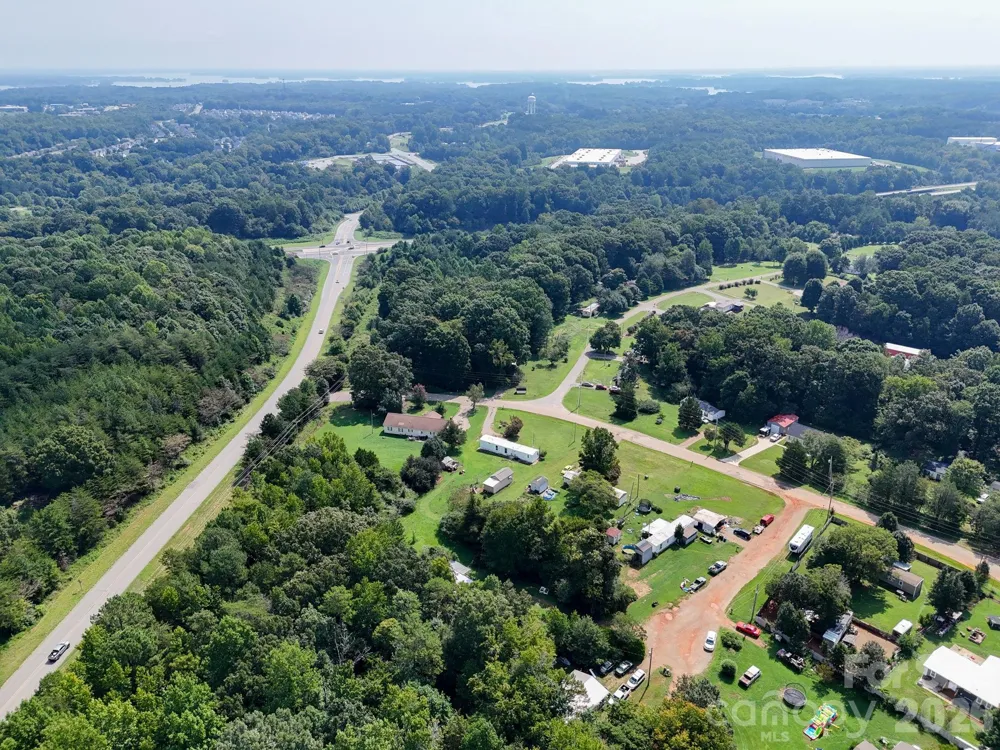 1433 Oakbrook Lane Denver, NC 28037