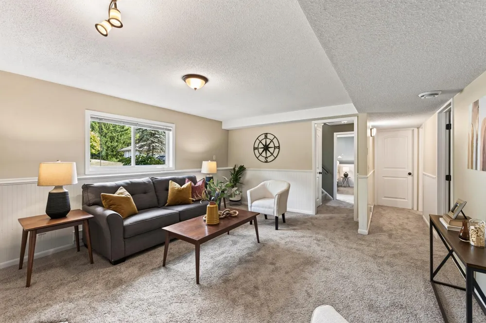 4251 Elizabeth Lane Vadnais Heights, MN 55127