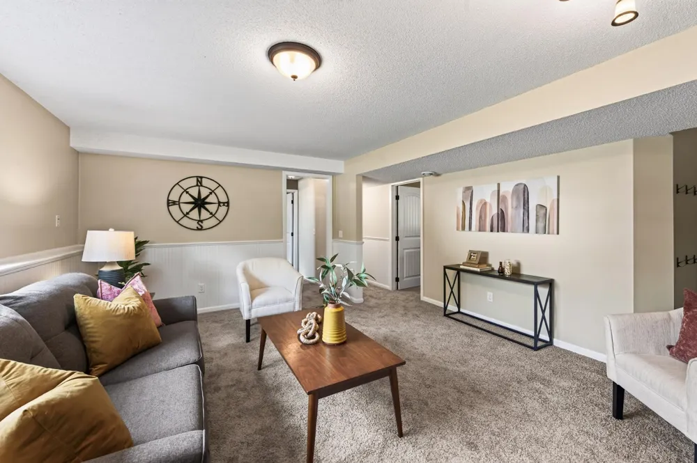 4251 Elizabeth Lane Vadnais Heights, MN 55127