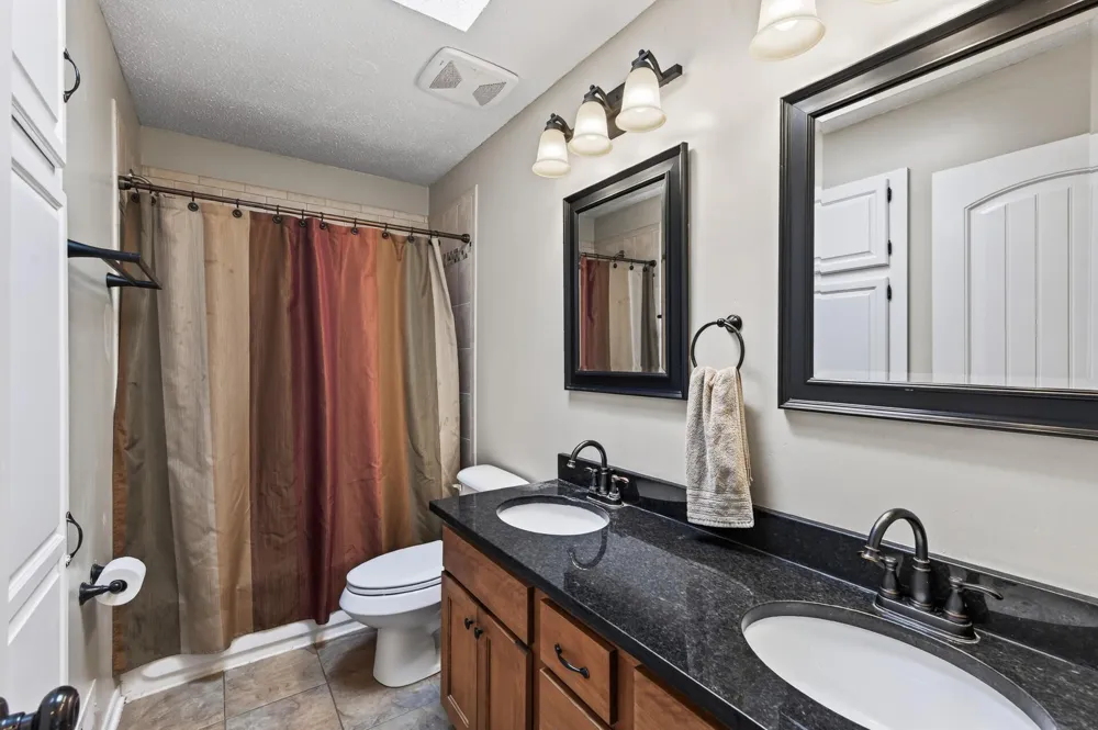 4251 Elizabeth Lane Vadnais Heights, MN 55127