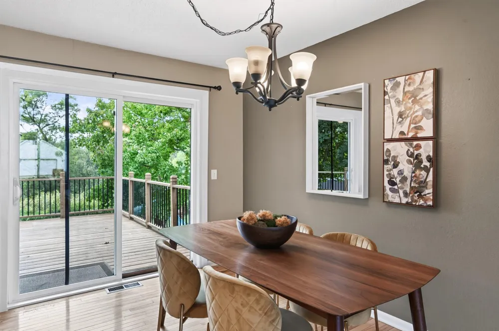 4251 Elizabeth Lane Vadnais Heights, MN 55127