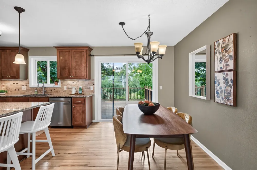 4251 Elizabeth Lane Vadnais Heights, MN 55127