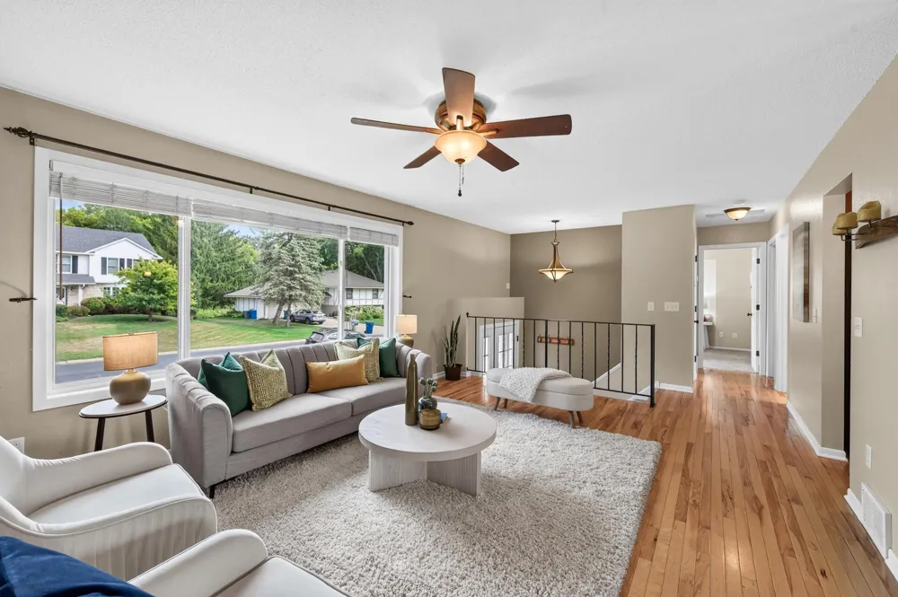 4251 Elizabeth Lane Vadnais Heights, MN 55127