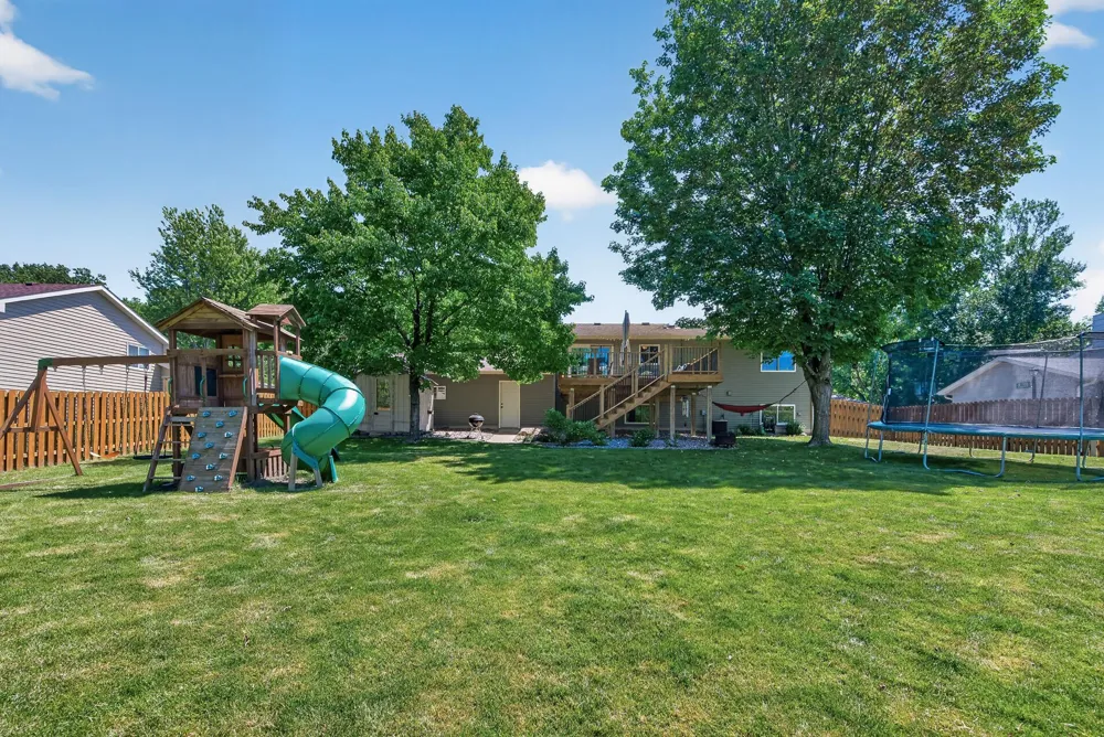 4251 Elizabeth Lane Vadnais Heights, MN 55127