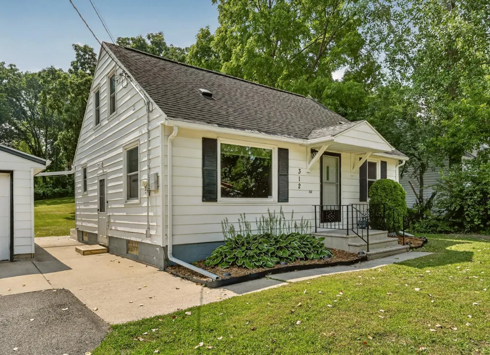 312 21st Street SW Rochester, MN 55902