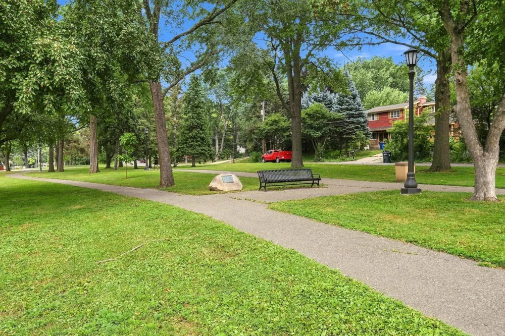 1991 Nevada Avenue E Saint Paul, MN 55119