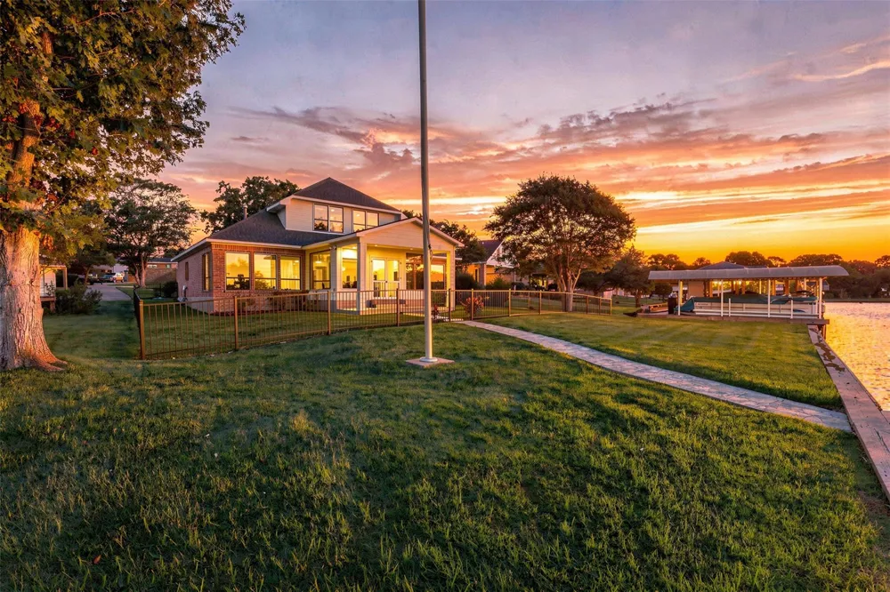 16457 Hunters Trail Montgomery, TX 77356