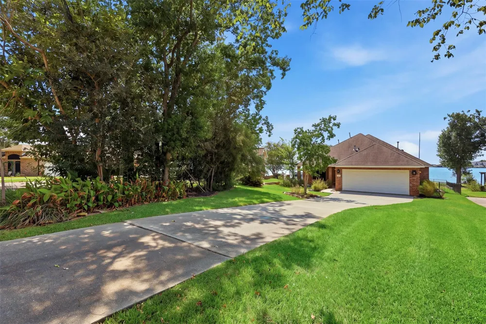 16457 Hunters Trail Montgomery, TX 77356