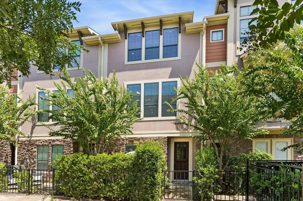 1045 W 22nd Street #K Houston, TX 77008