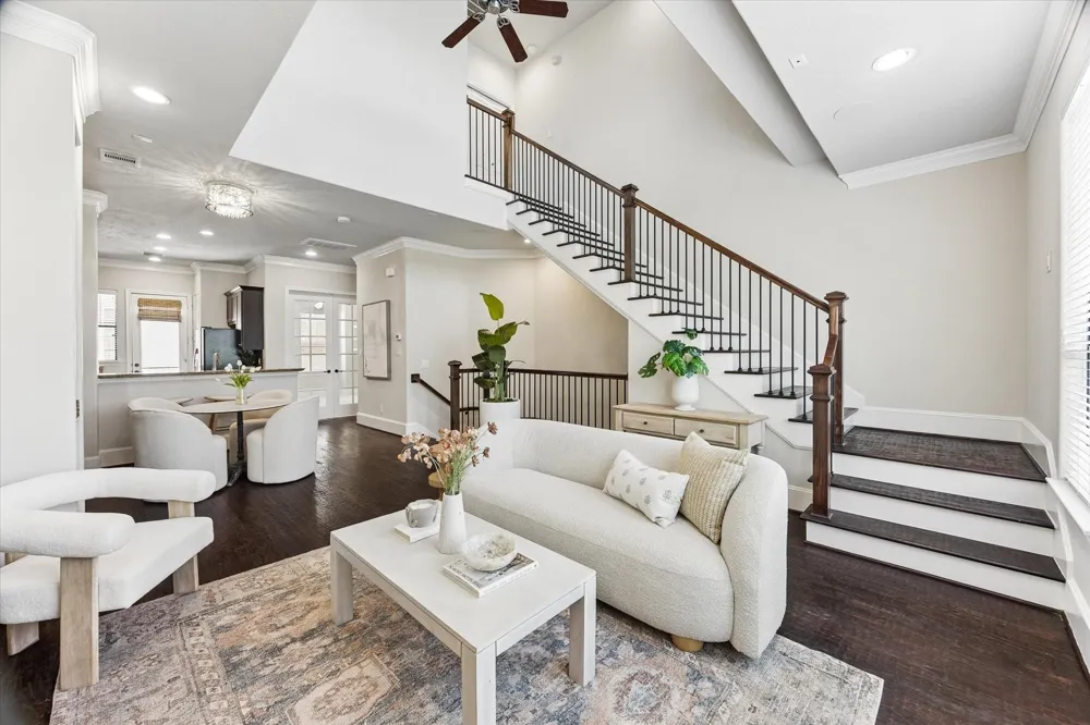 1045 W 22nd Street #K Houston, TX 77008
