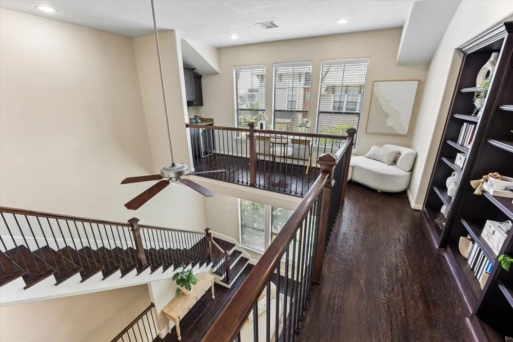 1045 W 22nd Street #K Houston, TX 77008