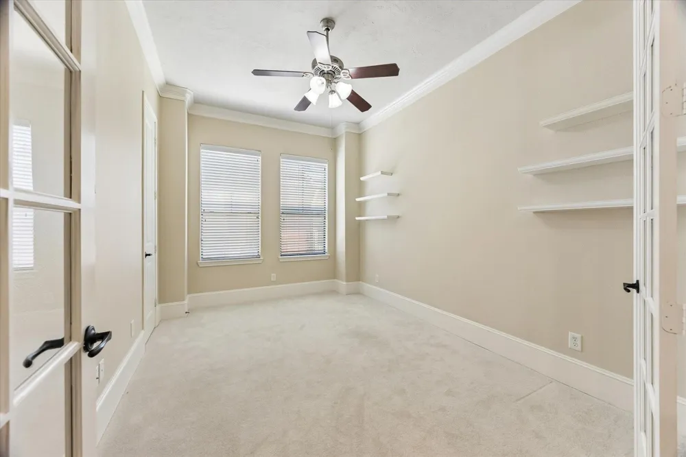 1045 W 22nd Street #K Houston, TX 77008